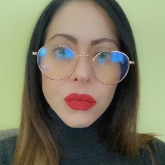 Meet your Posher, Tanya - Picture 3 of 3